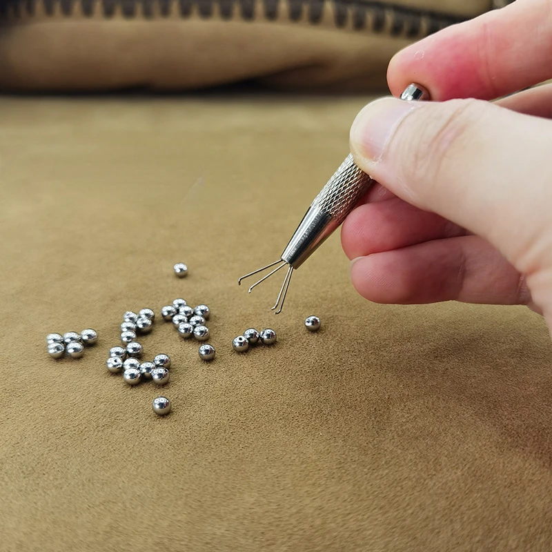Mini 4 Claws Jewelry Beads Twe - Body Jewelry Holder review and price